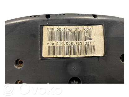 Speedometer (in the instrument panel)