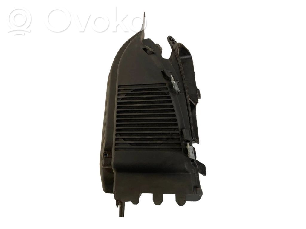 Skaļrunis (-i) aizmugurējā palodzē