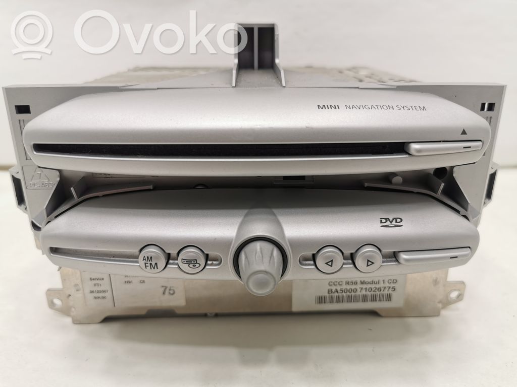 Radio / CD/DVD atskaņotājs / navigācija