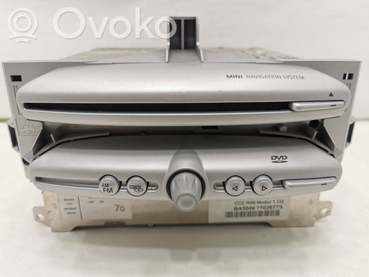 Radio / CD/DVD atskaņotājs / navigācija