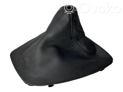 Ātrumu pārslēgšanas sviras dekoratīvā apdare (āda, uzgalis)