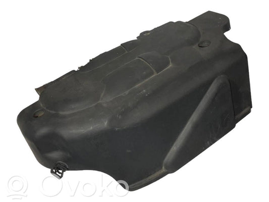 Dzinēja pārsegs (dekoratīva apdare)