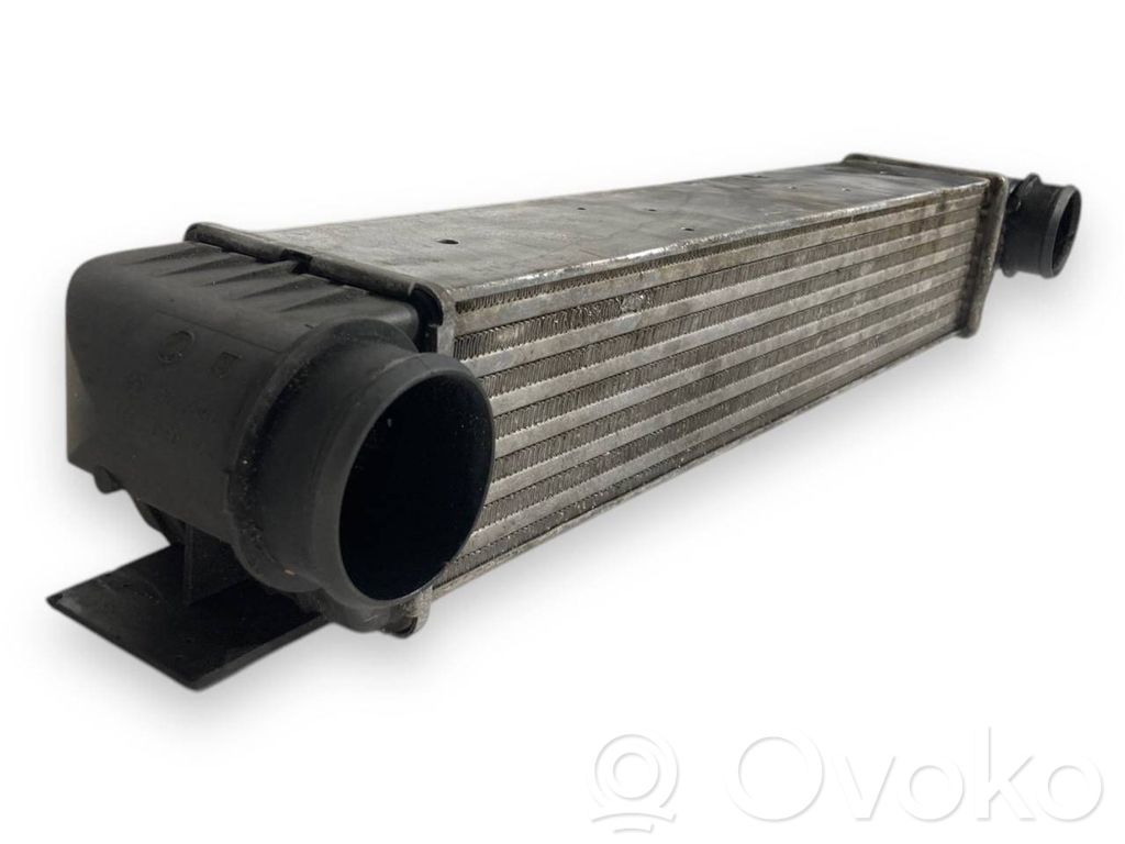 Starpdzesētāja radiators