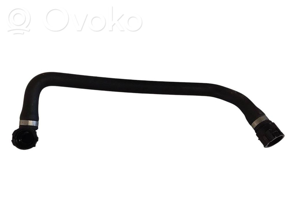 Caurulīte (-es) / šļūtene (-es)