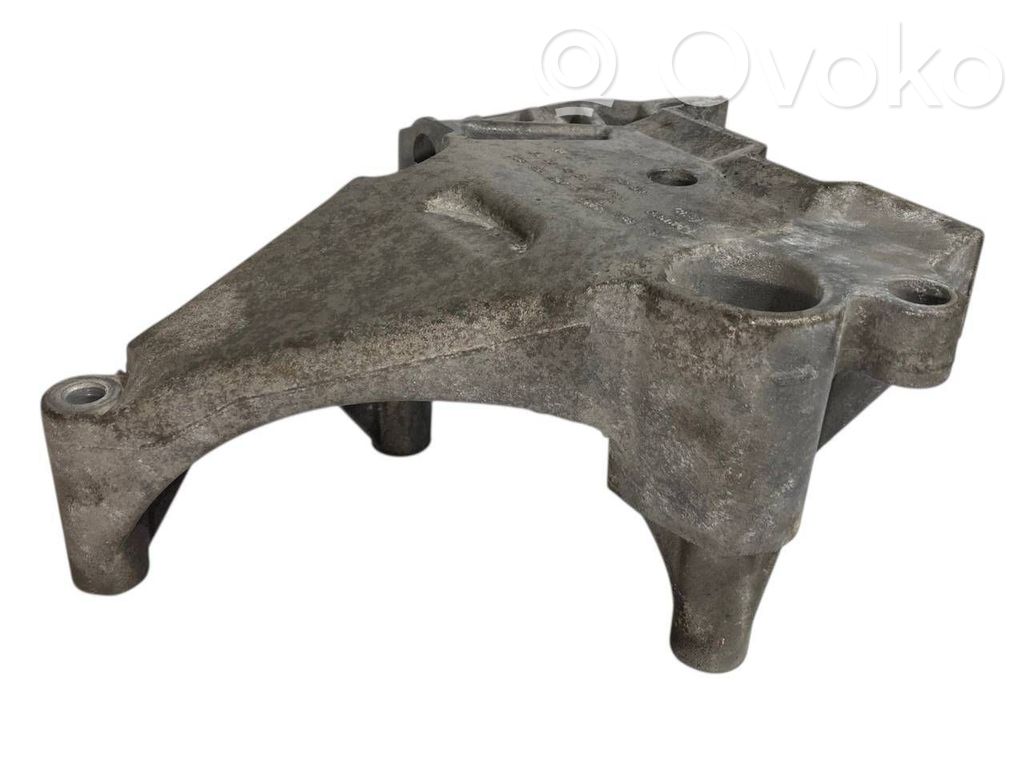 Dzinēja nostiprināšanas stiprinājums-kronšteins