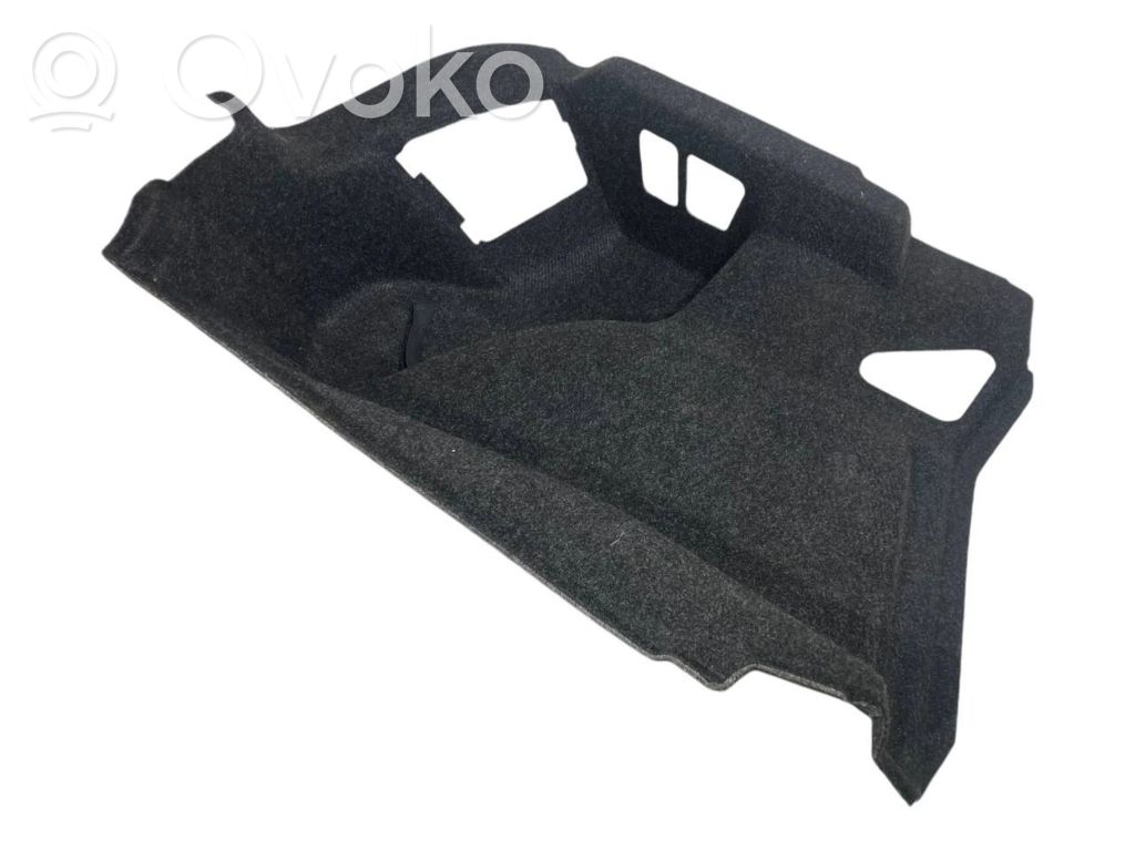 Нижняя панель отделки багажника