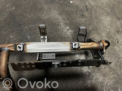 Priekšējā paneļa montāžas sija