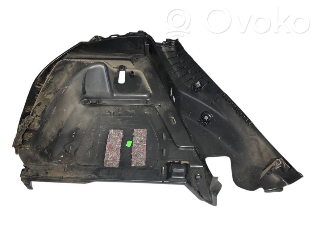 Bagāžnieka sānu apakšējās apdares panelis