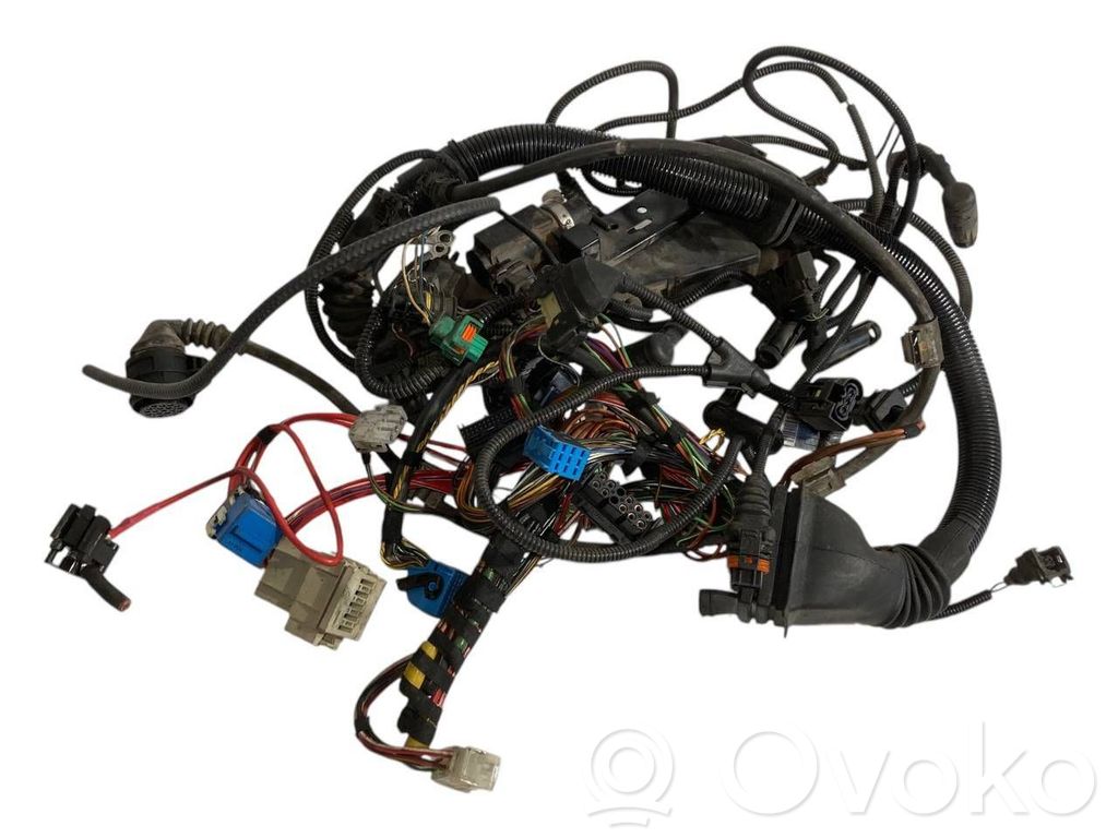 Dzinēja vadu instalācija