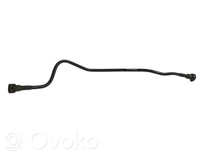 Caurulīte (-es) / šļūtene (-es)