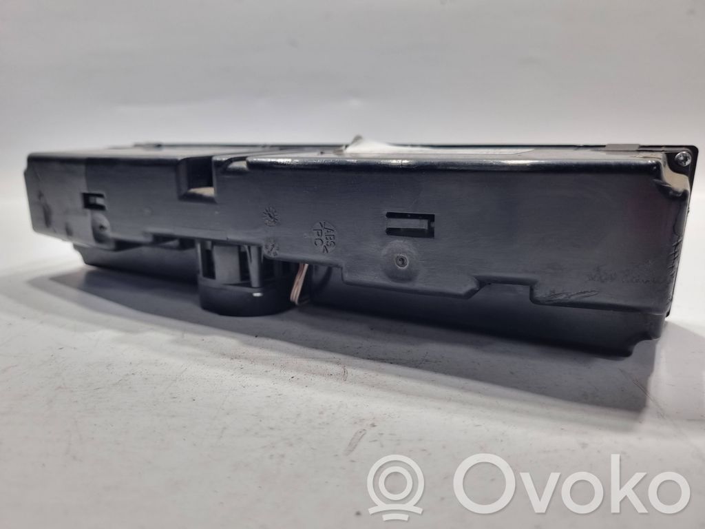 Gaisa kondicioniera / klimata kontroles / salona apsildes vadības bloks (salonā)