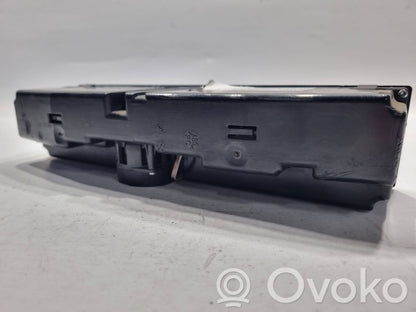 Gaisa kondicioniera / klimata kontroles / salona apsildes vadības bloks (salonā)