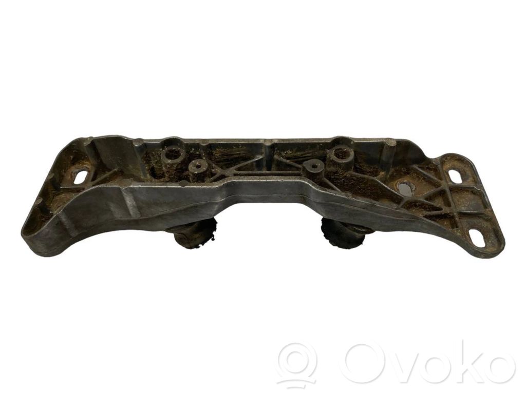 Transmission mounting bracket