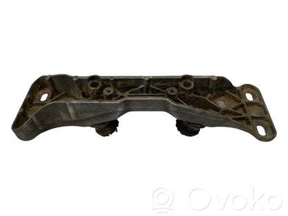 Transmission mounting bracket