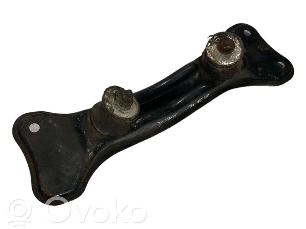 Pārnesumkārbas stiprinājuma kronšteins