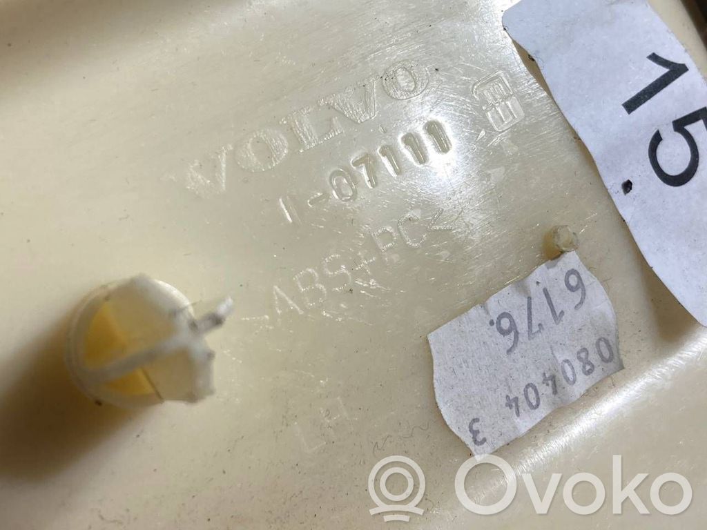 (A) statņa dekoratīvā apdare