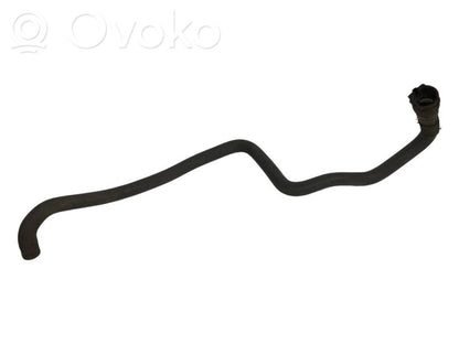 Caurulīte (-es) / šļūtene (-es)