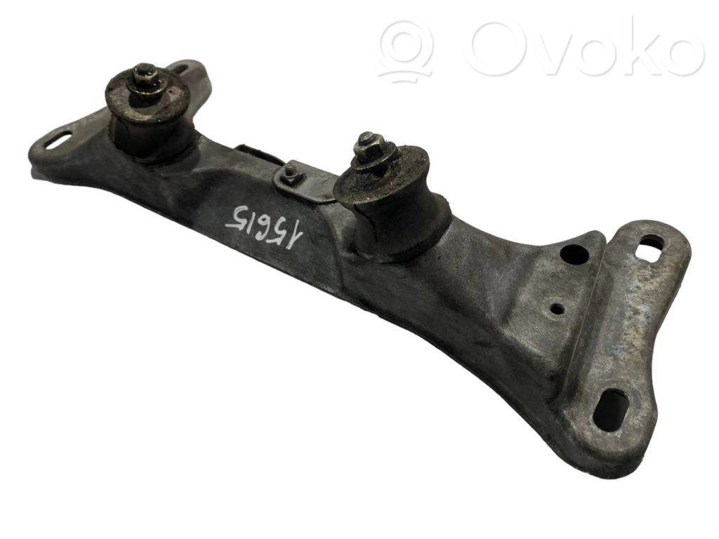 Transmission mounting bracket