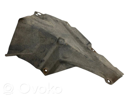 Под защитой двигателя (спереди)