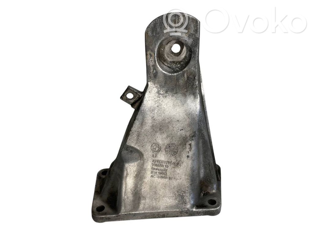 Кронштейн крепления двигателя