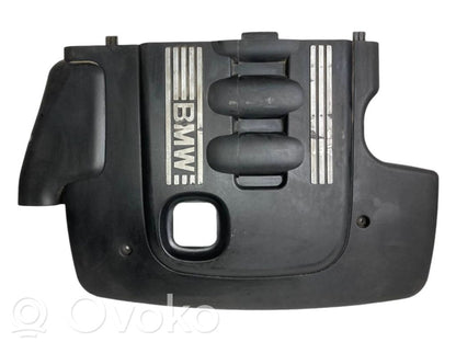 Dzinēja pārsegs (dekoratīva apdare)