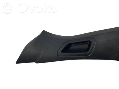 (C) statņa dekoratīvā apdare