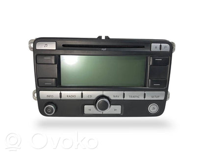 Radio / CD/DVD atskaņotājs / navigācija