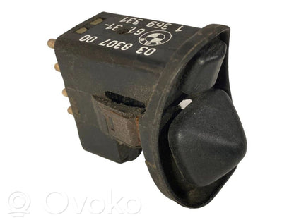 Sānu spoguļu slēdzis