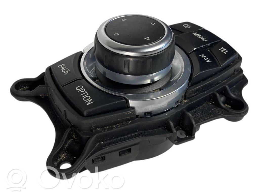 Multimediju kontrolieris