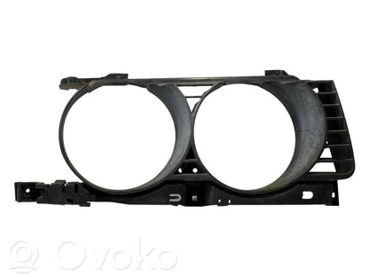 Priekšējā luktura detaļa