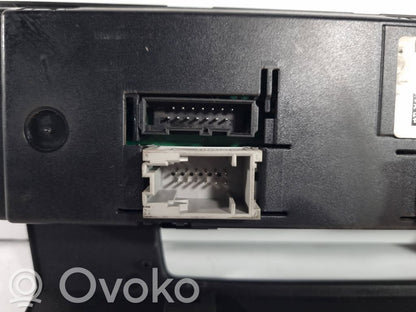 Air conditioning / climate control / interior heating control unit (in the passenger compartment)