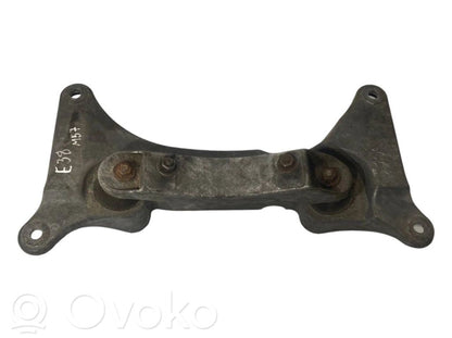 Кронштейн крепления трансмиссии