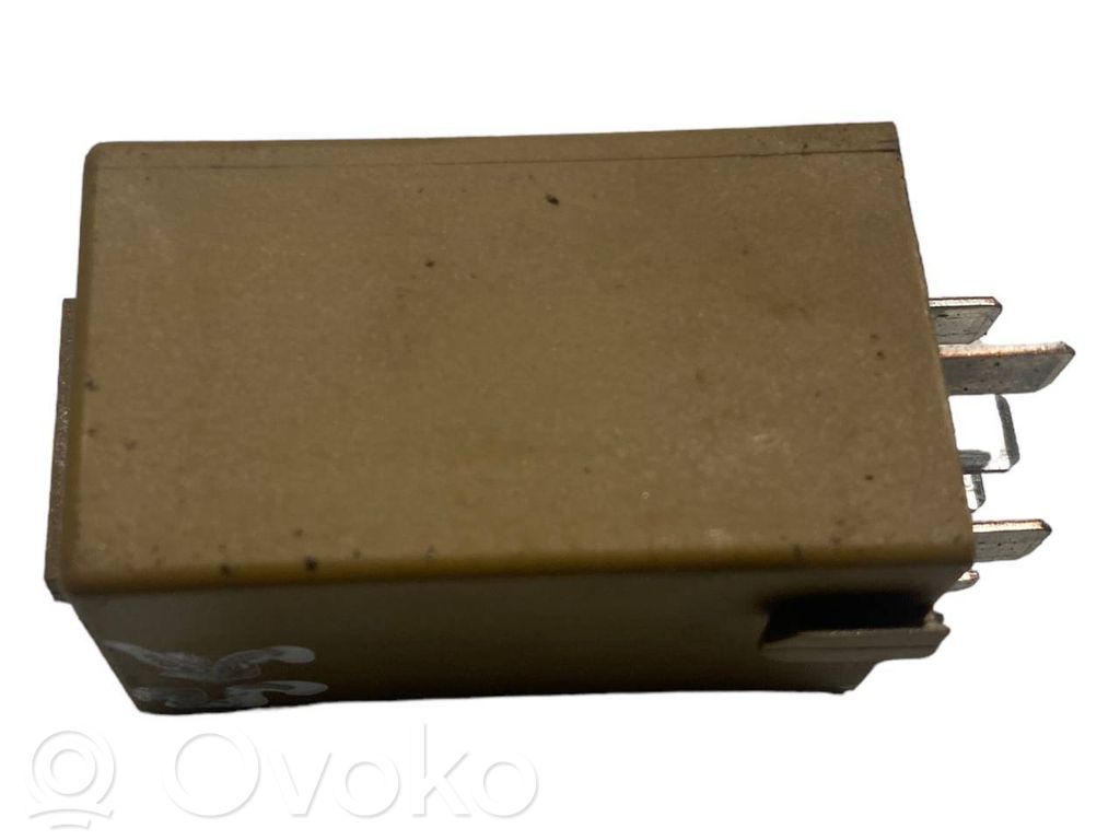 Logu tīrītāju relejs