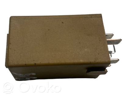 Logu tīrītāju relejs