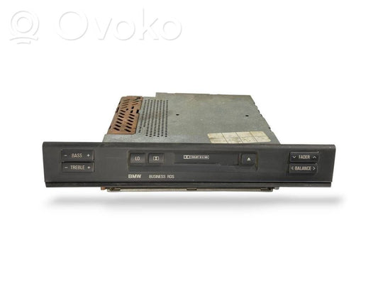 Radio / CD/DVD atskaņotājs / navigācija