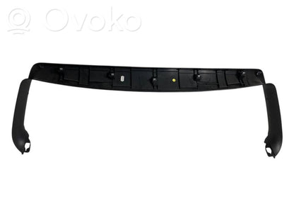 Augšējā dekoratīvā apdare (pie loga)