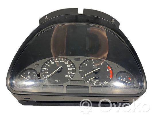 Speedometer (in the instrument panel)