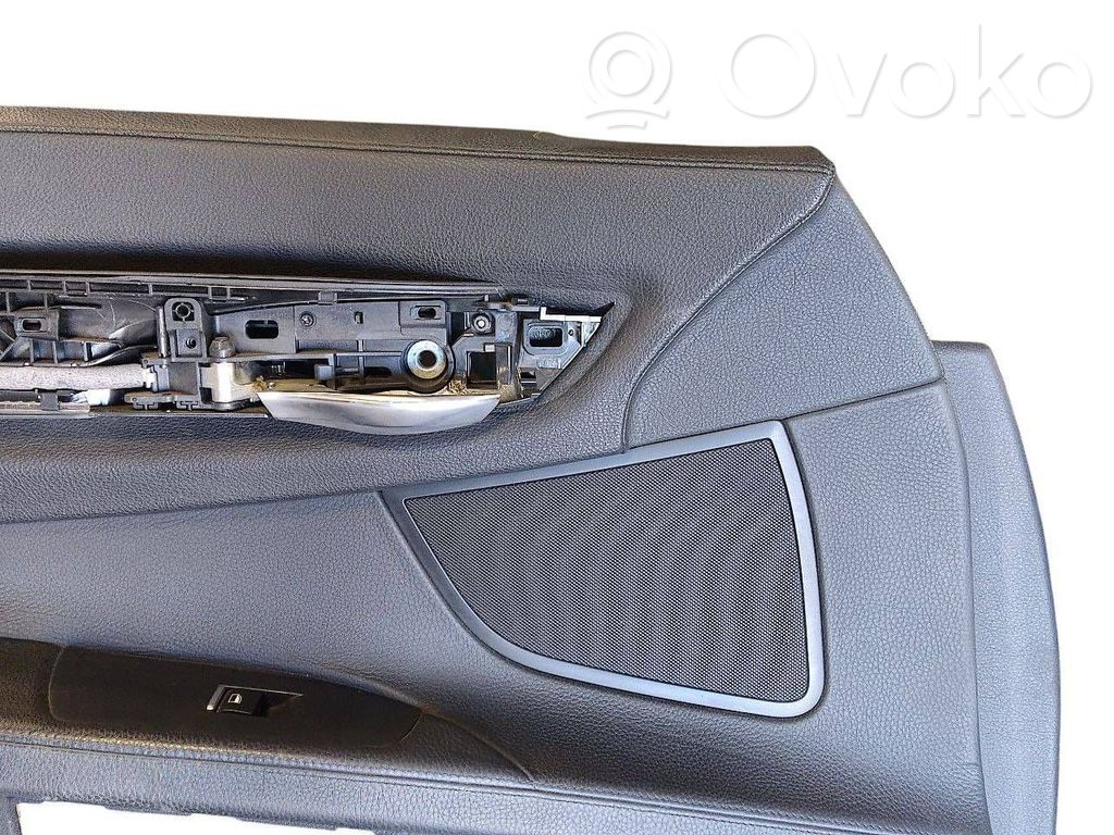 Priekšējo durvju apdare