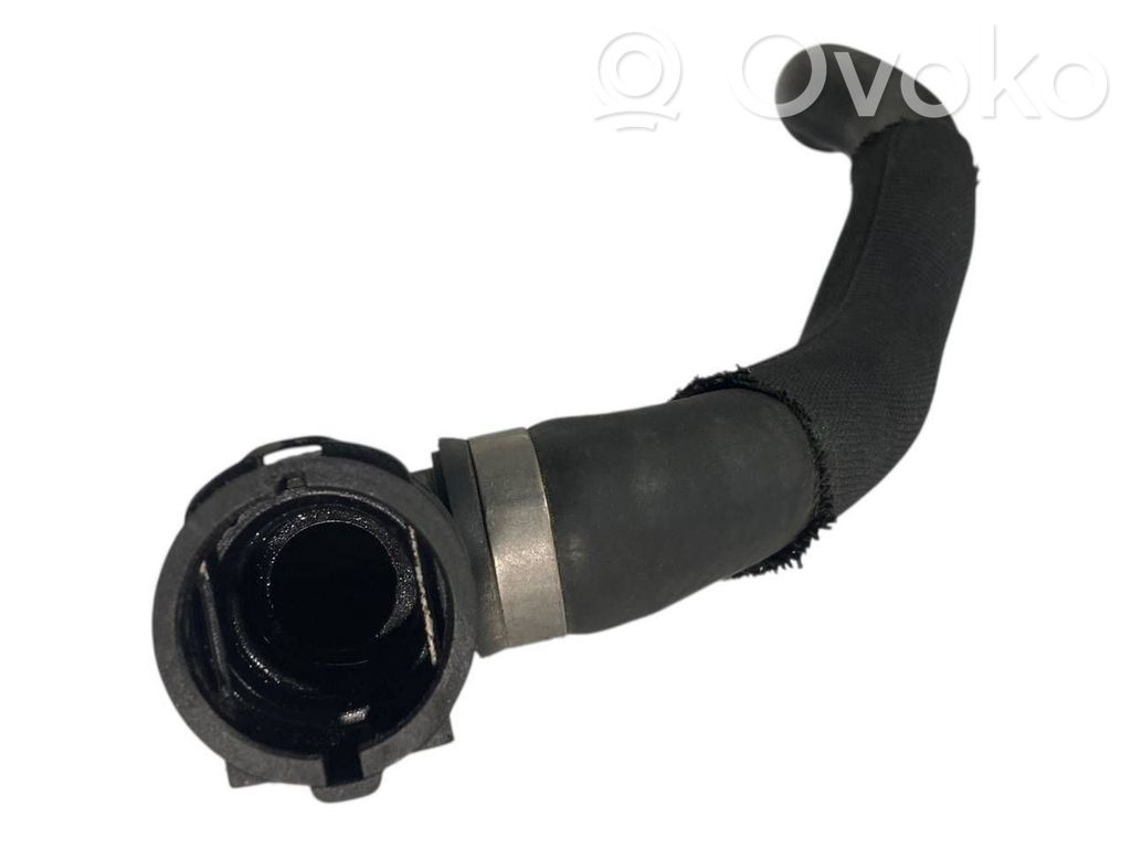 Caurulīte (-es) / šļūtene (-es)