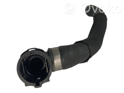 Caurulīte (-es) / šļūtene (-es)