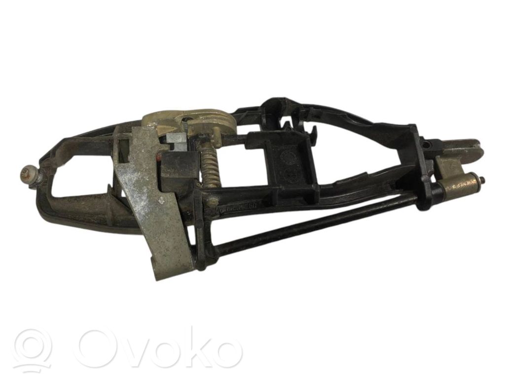 Aizmugurē turētājs / kronšteins ārējam atvēršanas rokturim