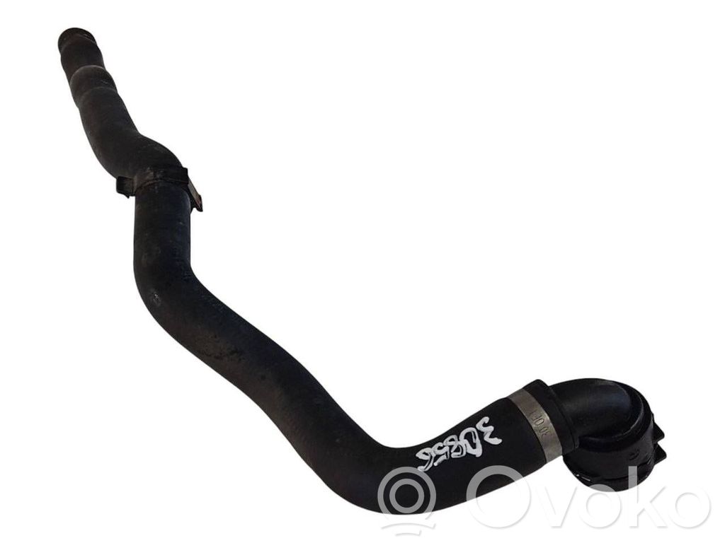 Caurulīte (-es) / šļūtene (-es)