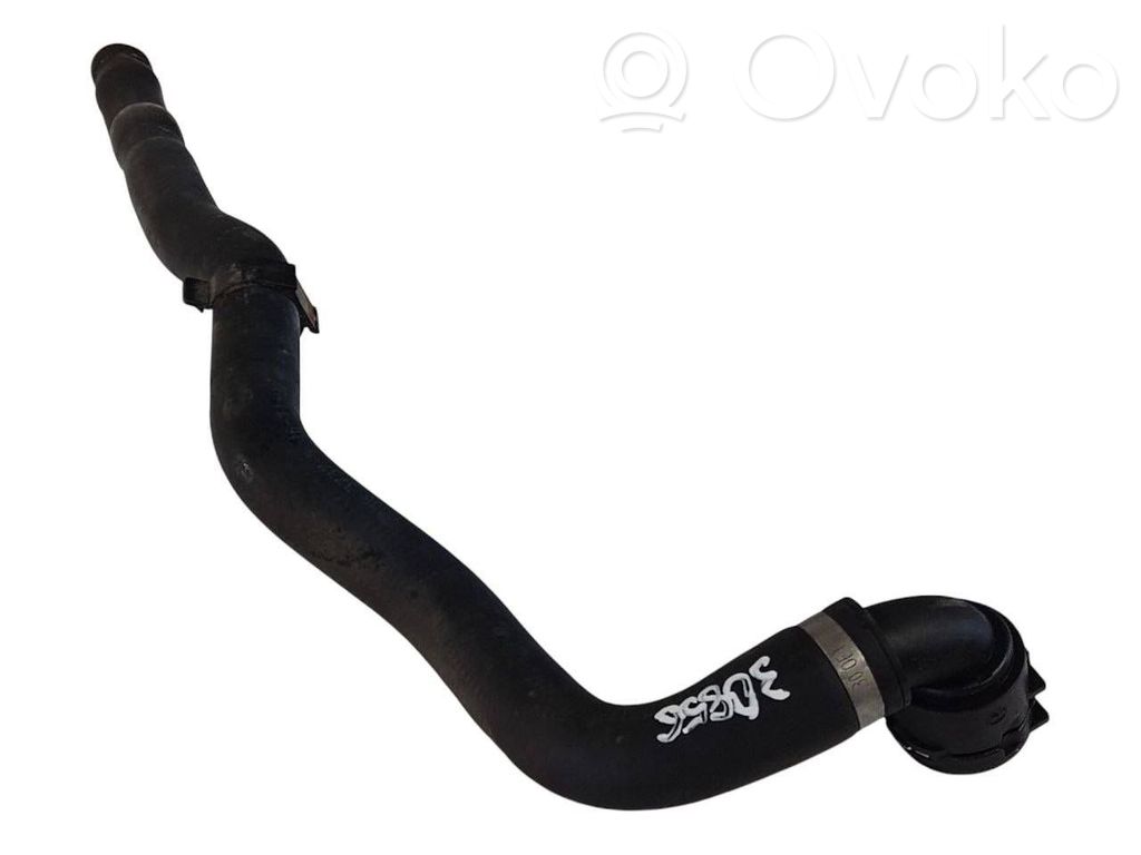 Caurulīte (-es) / šļūtene (-es)