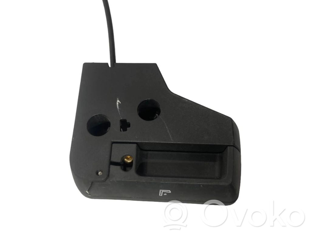 Handle for folding the seat backrest