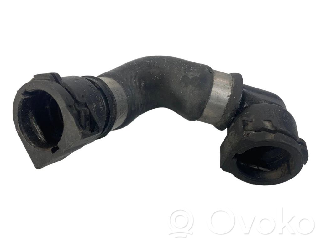 Caurulīte (-es) / šļūtene (-es)