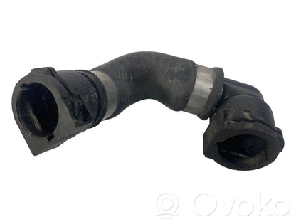 Caurulīte (-es) / šļūtene (-es)