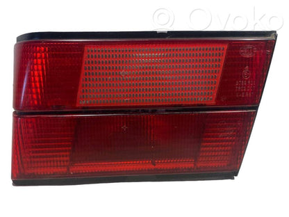 Aizmugurējais lukturis pārsegā