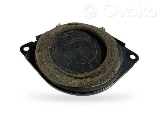 Skaļrunis (-i) priekšējās durvīs