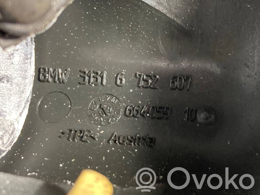 Priekšpusē piekares augstuma sensors