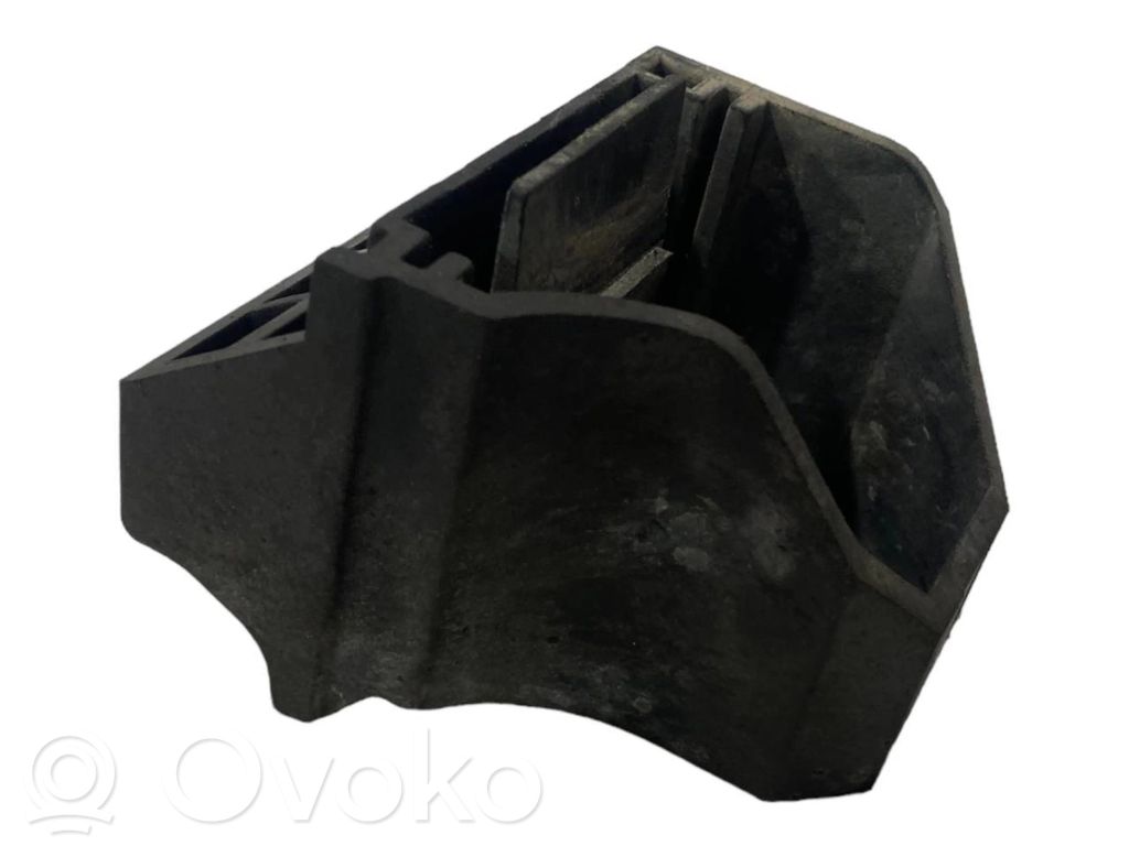 Radiator(s) holder/bracket